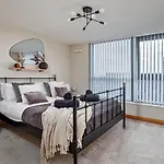 The Exquisite Penthouse Of Leeds - Sleeps 8