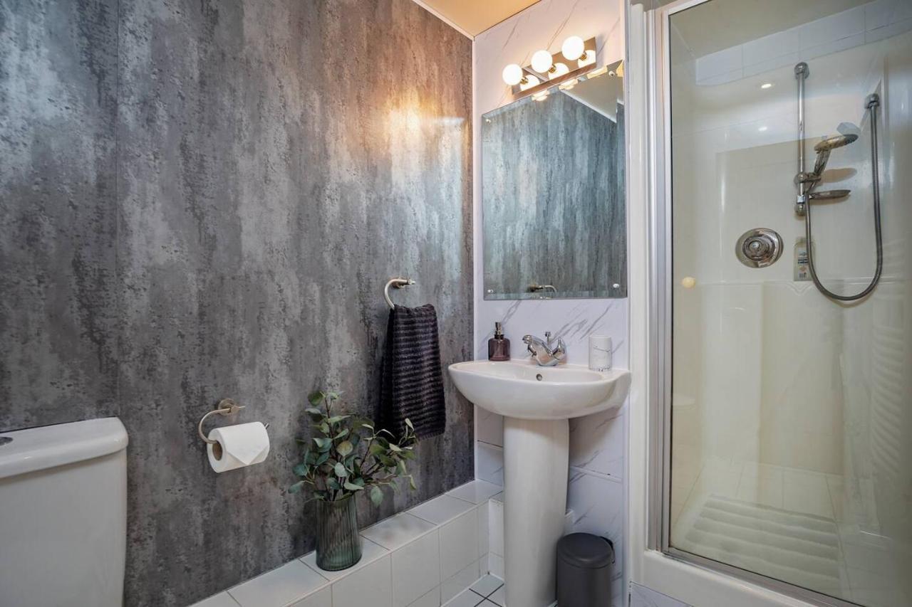 The Exquisite Penthouse Of Leeds - Sleeps 8 Apartment *